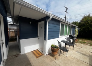 Building Photo - 500 Calla Ave