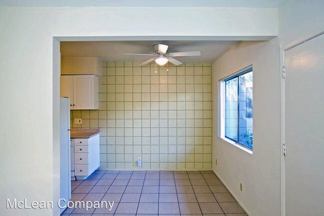 Building Photo - 1540 N Chaparral Rd