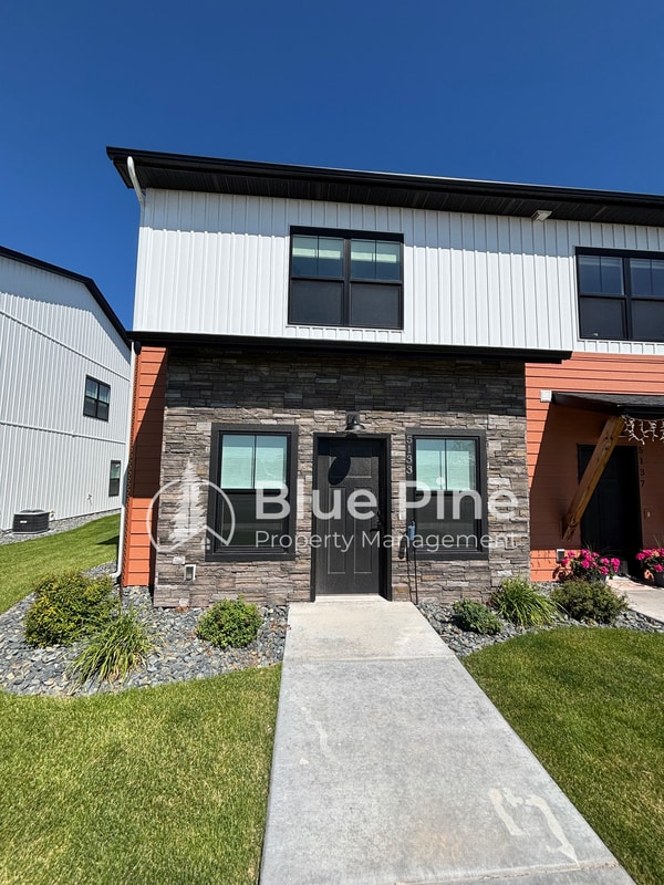 Building Photo - 5133 Beach Dr