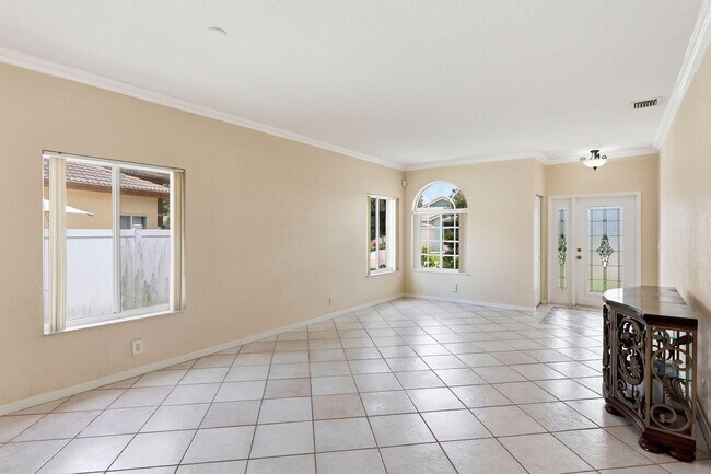 Foto del edificio - 1343 SW 44th Terrace