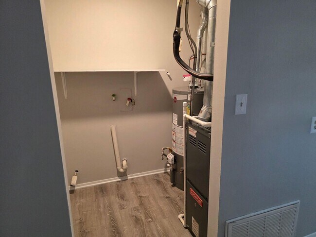 Foto del edificio - 7308 N Wade School Rd