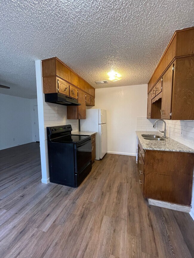 Foto del edificio - 1702 Kirk Ave
