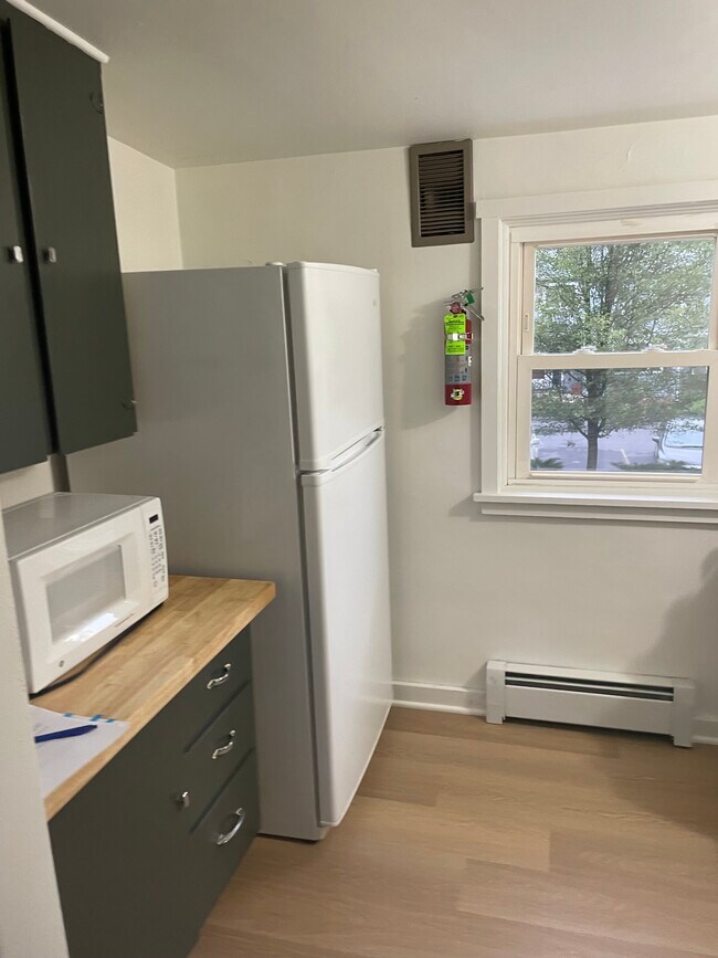 Foto del edificio - 829 Elmwood St