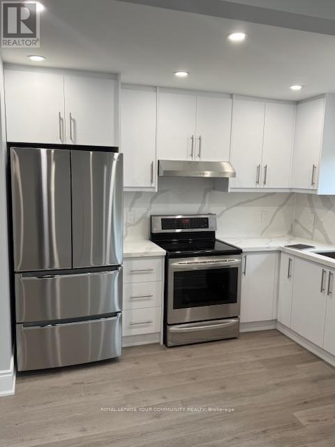 Building Photo - 2091 Avenue Rd