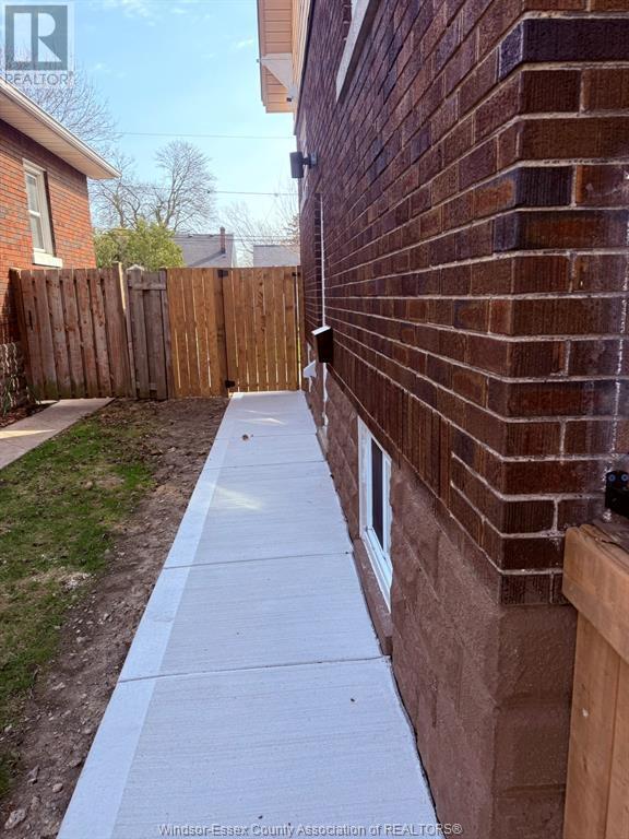 Photo du bâtiment - 1748 Hall Ave