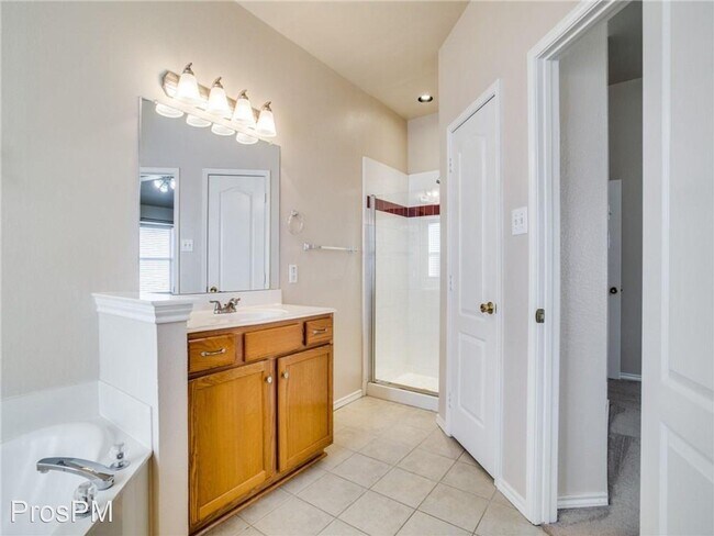 Foto del edificio - 4 br, 2 bath House - 5313 Hibbs Dr