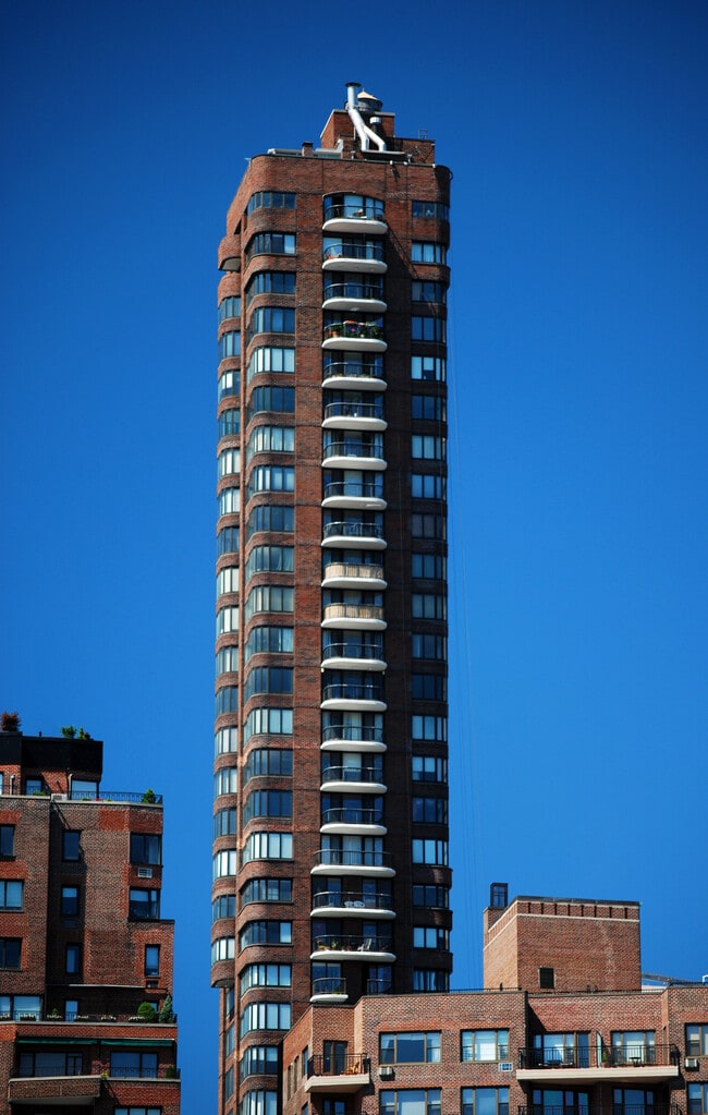View from Roosevelt Island - 52 East End Ave