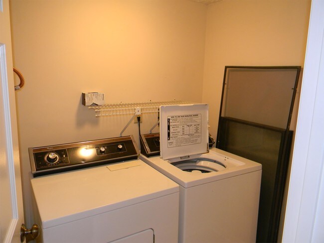 Building Photo - 35930 Haven Dr