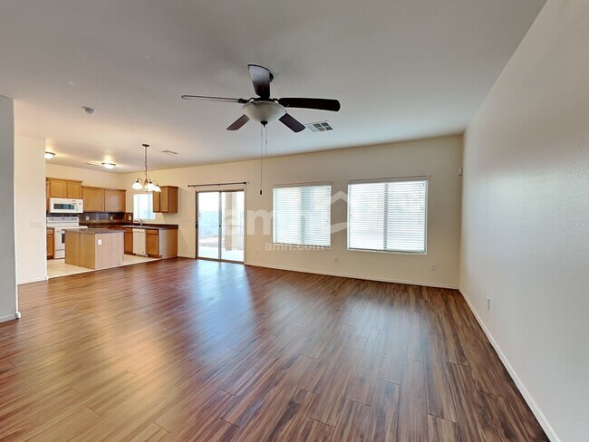 Foto del edificio - 3906 N 294th Lane