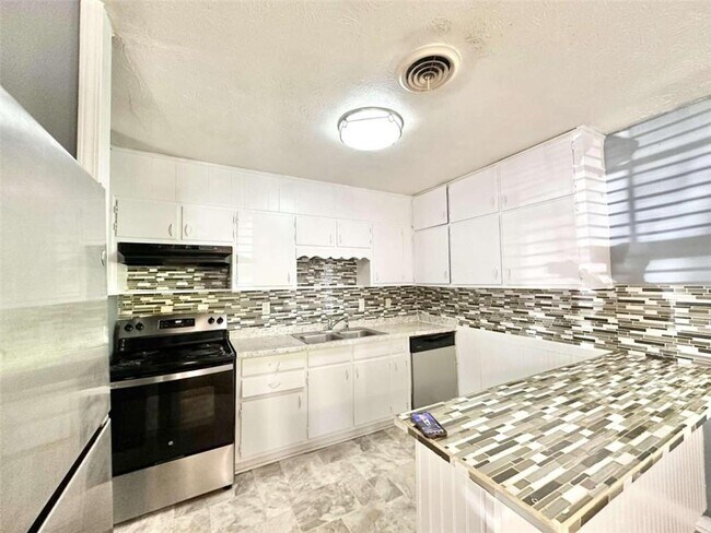Foto del edificio - 4363 Stonewall Tell Rd