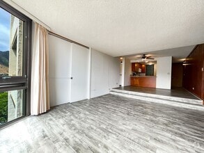 Building Photo - 511 Hahaione St