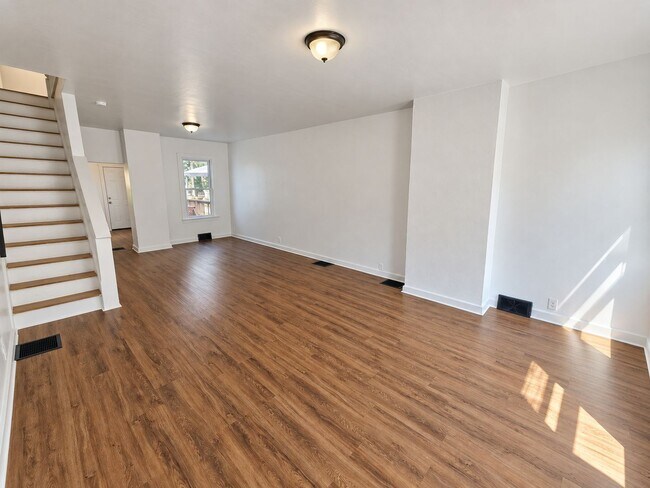 Building Photo - 803 Anchorage St