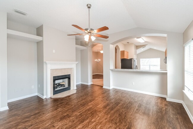 Foto del edificio - 875 Woodbridge Hollow N