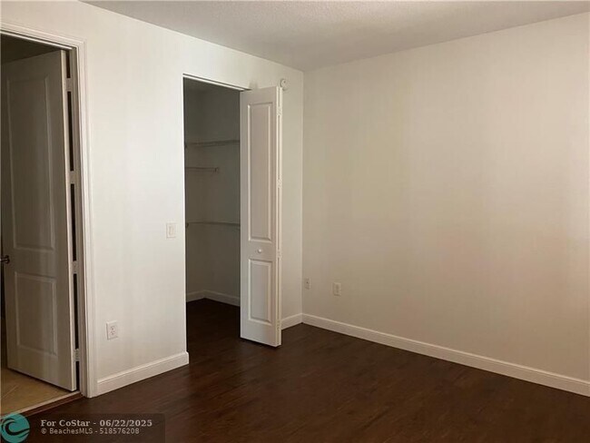 Foto del edificio - 2925 NW 126th Ave