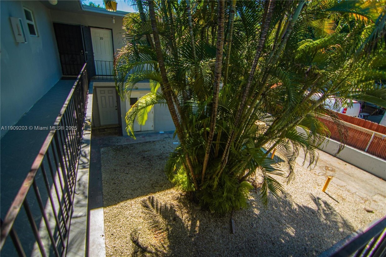 Primary Photo - 2000 NW 29th St