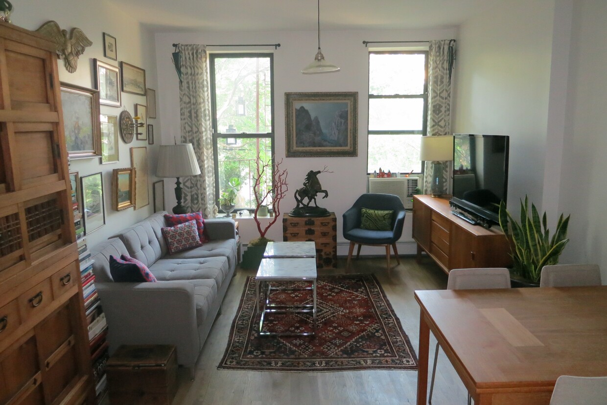 Primary Photo - Sunny 1 BR in Park Slope