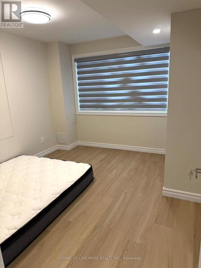 Photo du bâtiment - 1275 Winding Wds Trl