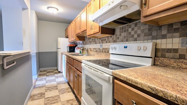 Foto del edificio - 1965 N Hicks Rd