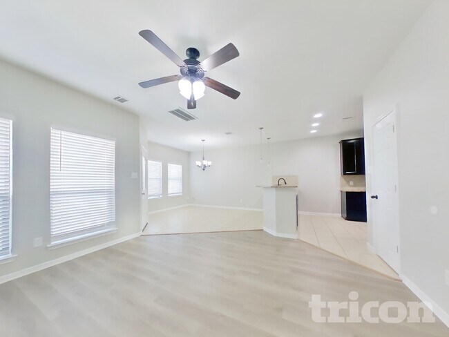 Foto del edificio - 6706 Honey Harvest Ln