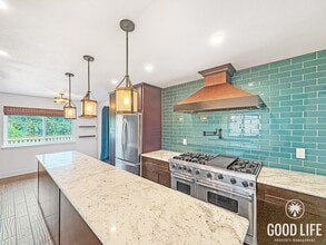 Building Photo - 1229 Sandra Cir