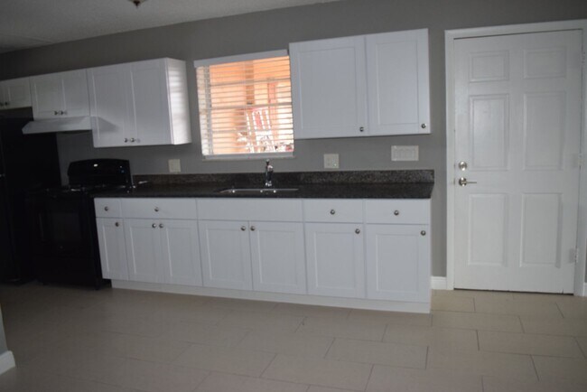 Foto del edificio - 3094 SE Clayton St