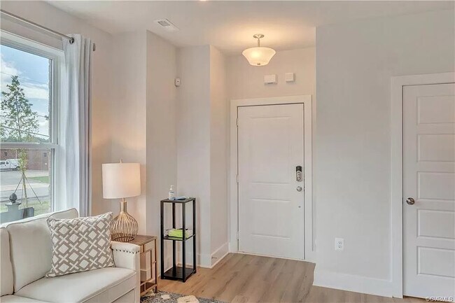 Foto del edificio - 658 Noush Ct