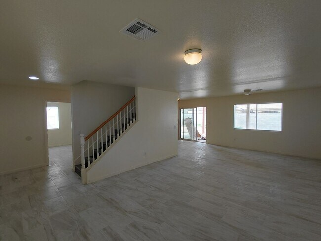 Building Photo - Beautiful Two-Story Corner Home for Rent in Parkside – Brawley