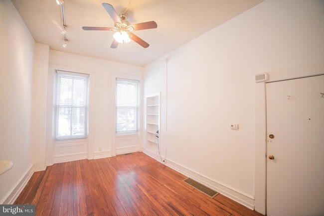 Building Photo - 404 S 22nd St
