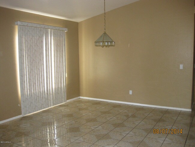 Building Photo - 13625 W Solano Dr