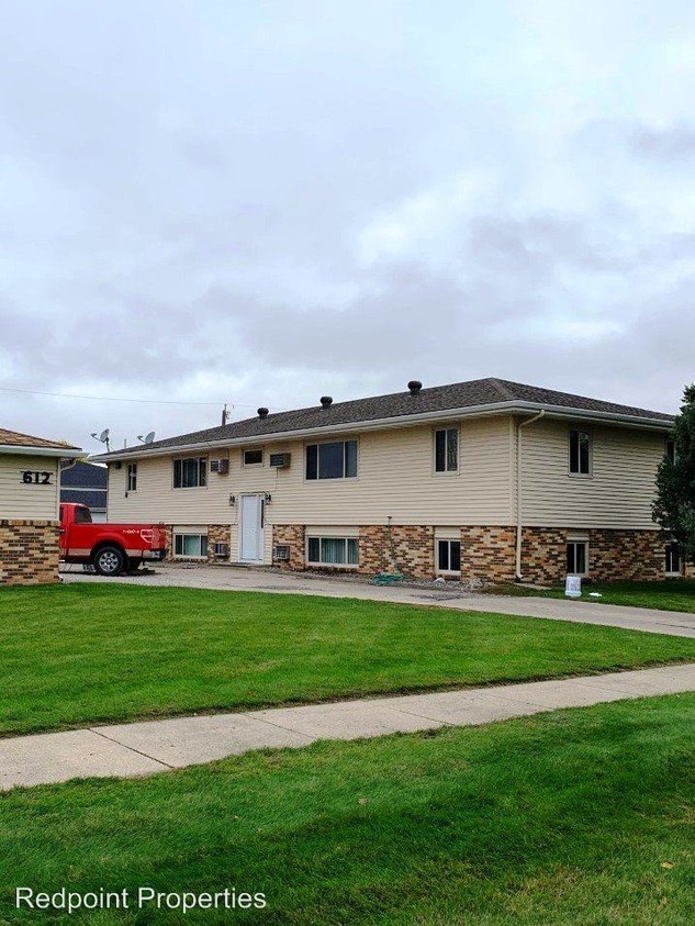 Foto principal - 612 6th St E
