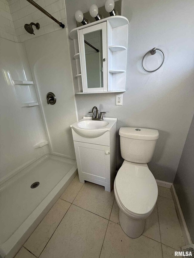 Building Photo - 3250 S 1st St