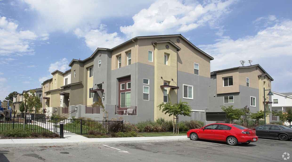 Foto principal - Giant Road Apartments