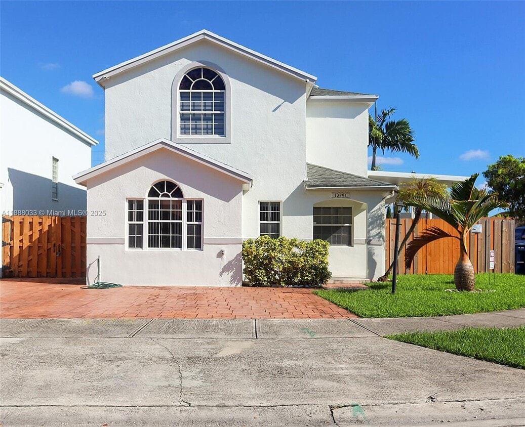 Foto principal - 13901 SW 161 Terrace