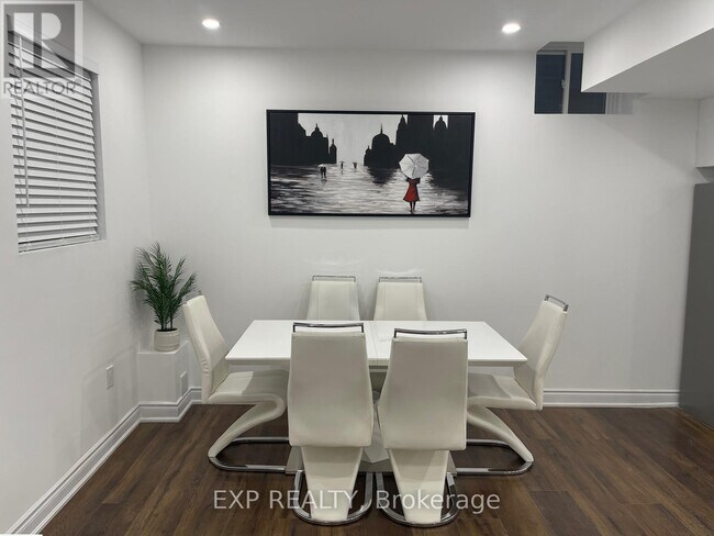 Building Photo - 24 Frost St.