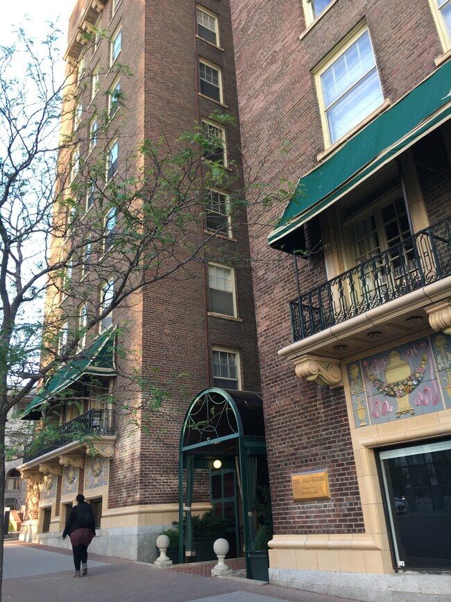 Entrada principal - 29 S State St