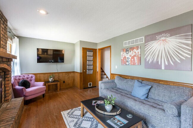 Building Photo - 7001 N Stoddard Ave