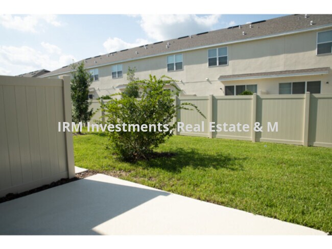 Building Photo - BRAND NEW!! townhouse ready for move in!!