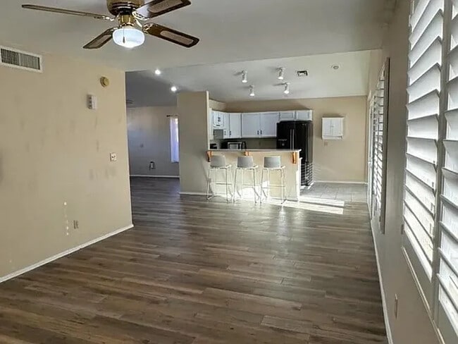 Building Photo - 15002 S 27th Way