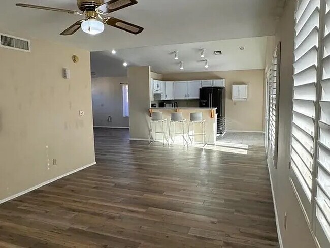 Foto del edificio - 15002 S 27th Way