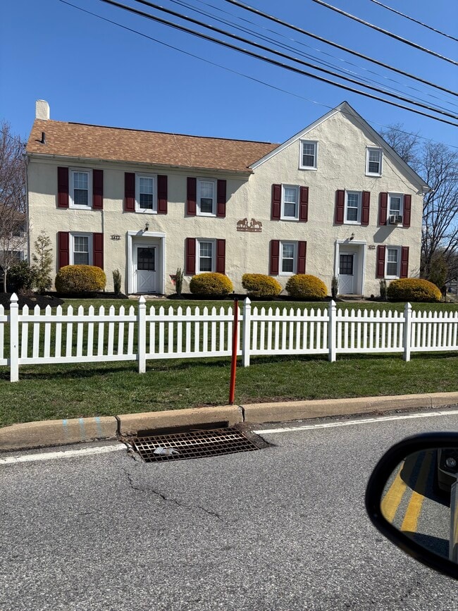 Building Photo - 1422 Limekiln Pike