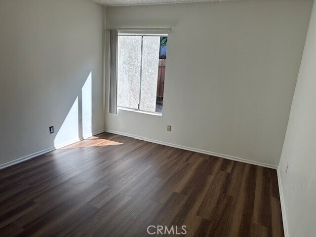 Building Photo - 971 S Idaho St