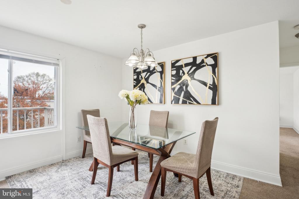 Foto principal - 1005 Chillum Rd