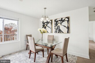 Building Photo - 1005 Chillum Rd