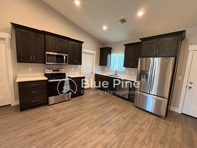 Building Photo - 5760 Wildrose Ave