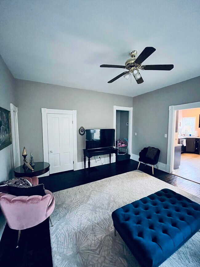 Building Photo - 344 Tusculum Ave