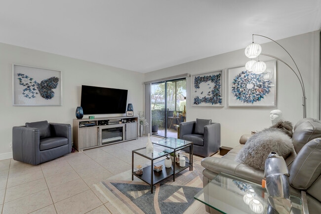 Building Photo - 15484 Lakes of Delray Blvd