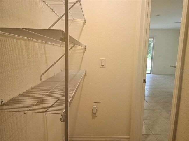 Foto del edificio - 1273 Yellow Finch Dr