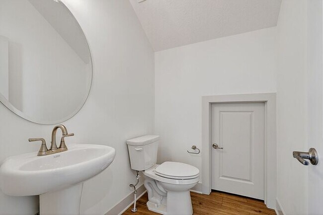 Foto del edificio - Brand-New Westfield Home Near Grand Park