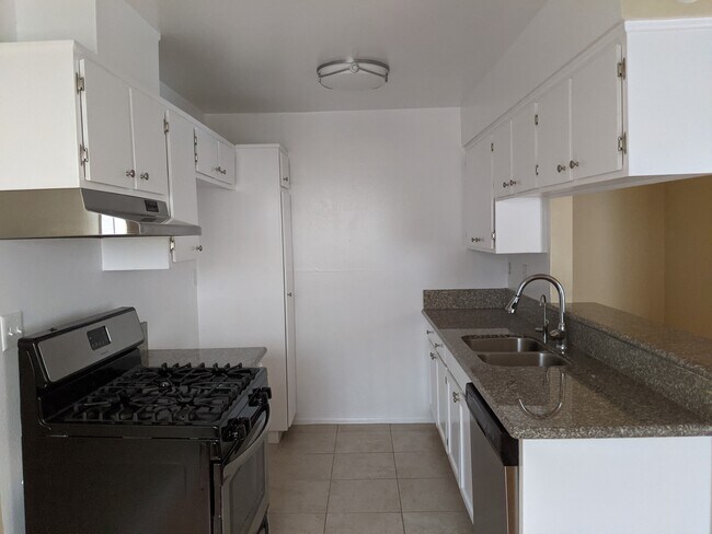 Foto del edificio - 1108 E Palmer Ave