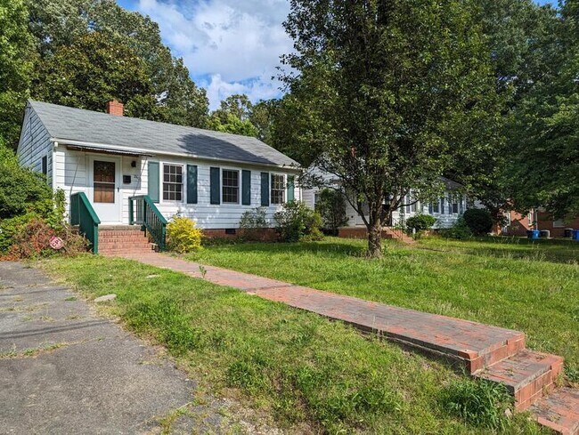 Building Photo - 2406 Farthing St